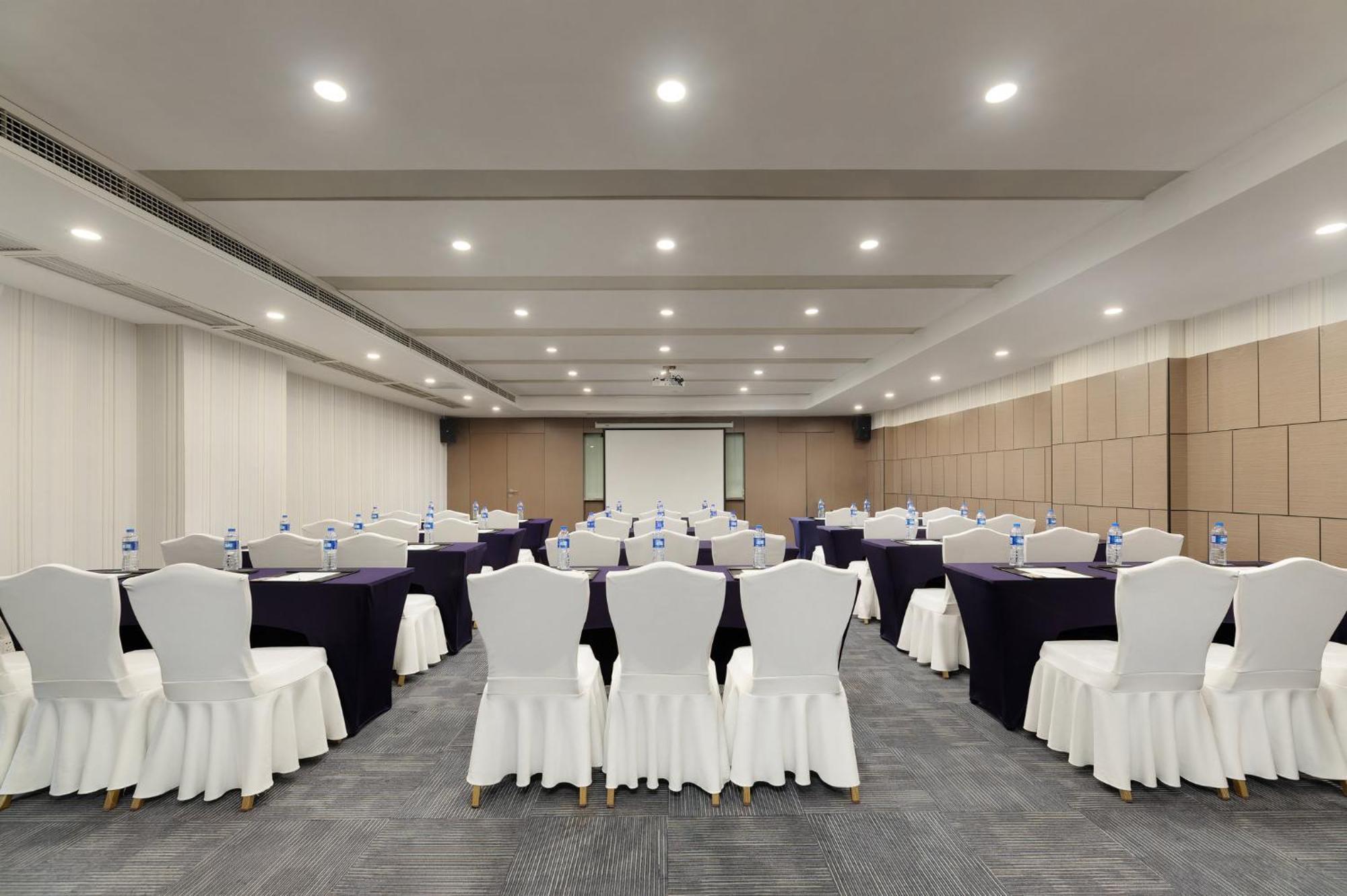 Holiday Inn Express Chengdu Wuhou By Ihg-Wuhou Temple And Jinli ภายนอก รูปภาพ