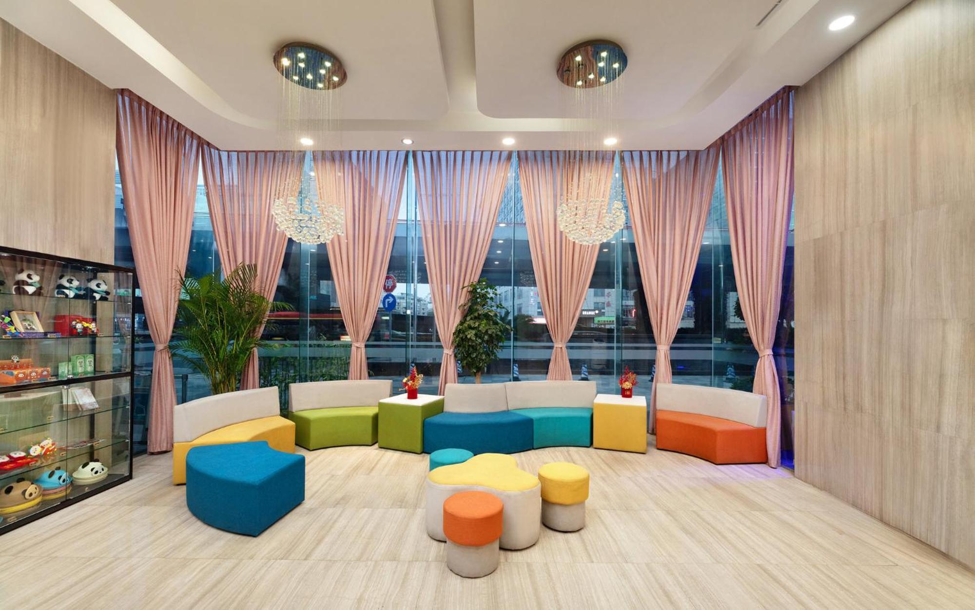 Holiday Inn Express Chengdu Wuhou By Ihg-Wuhou Temple And Jinli ภายนอก รูปภาพ