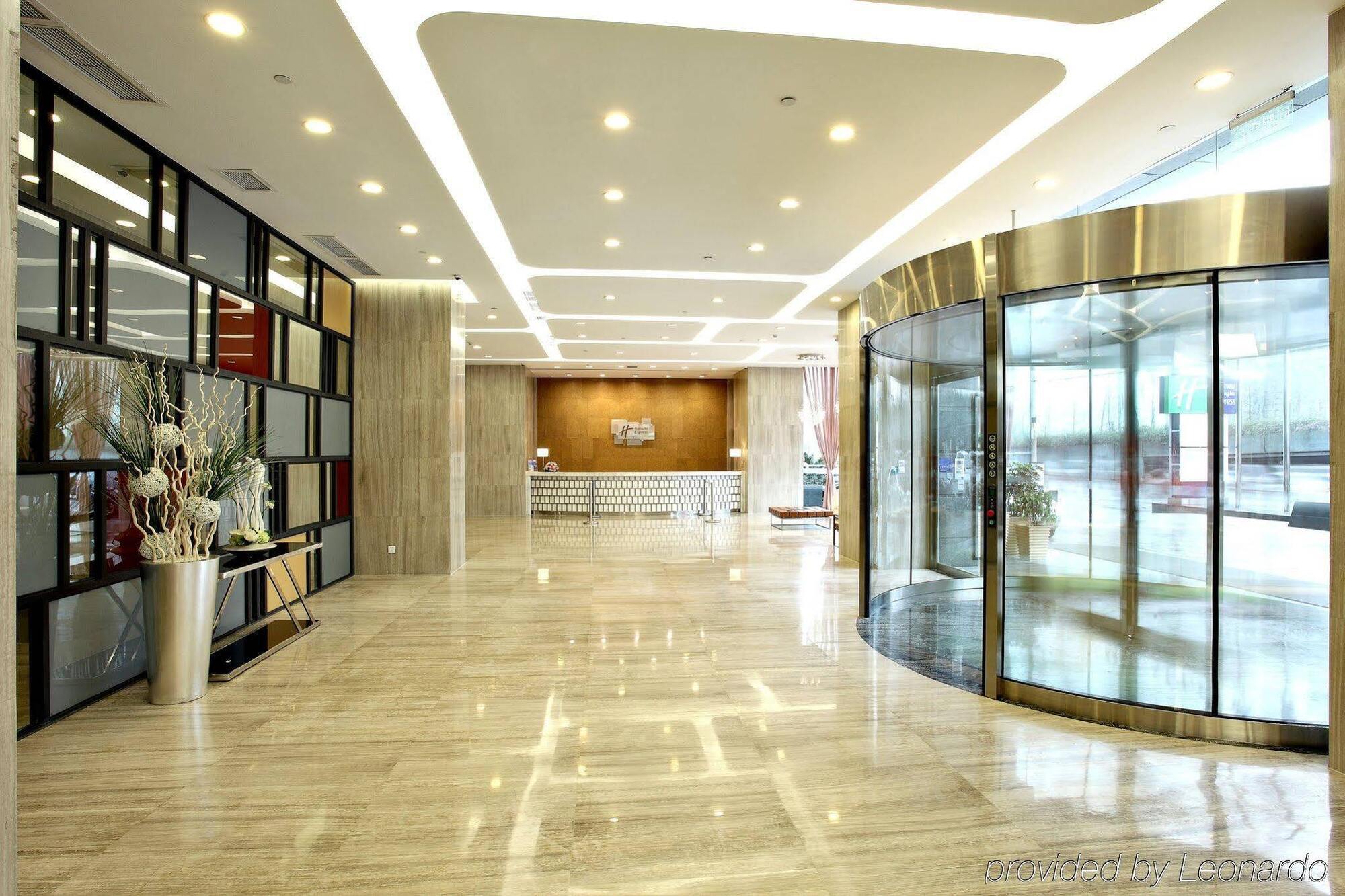 Holiday Inn Express Chengdu Wuhou By Ihg-Wuhou Temple And Jinli ภายนอก รูปภาพ